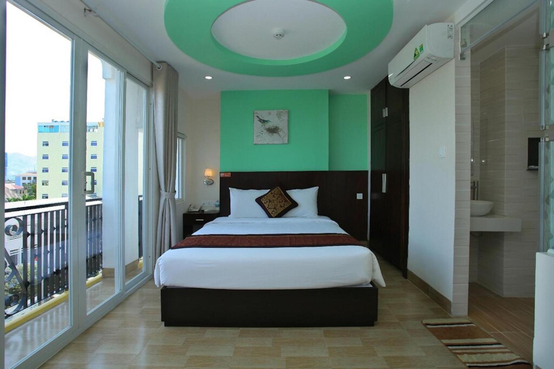 Melyna Hotel Nha Trang Beach Exterior photo