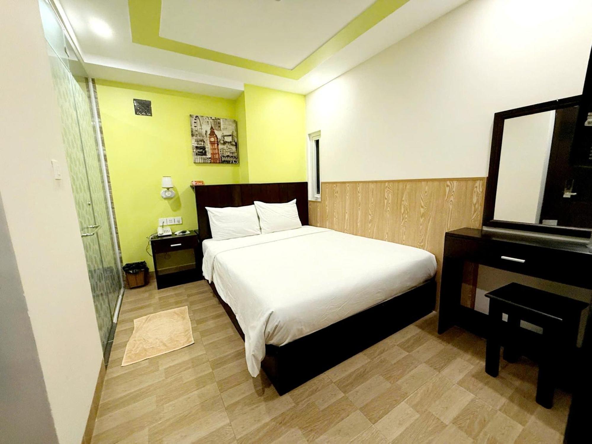 Melyna Hotel Nha Trang Beach Exterior photo