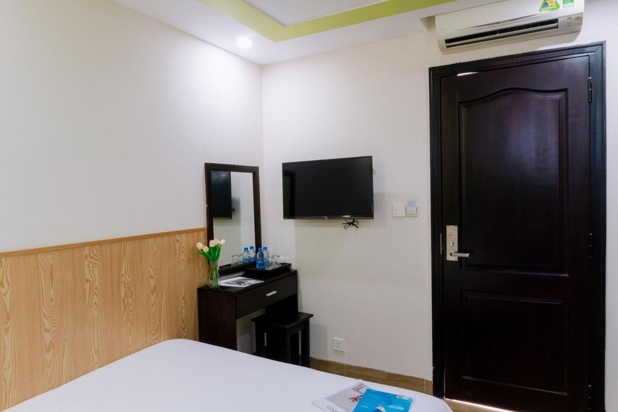 Melyna Hotel Nha Trang Beach Exterior photo